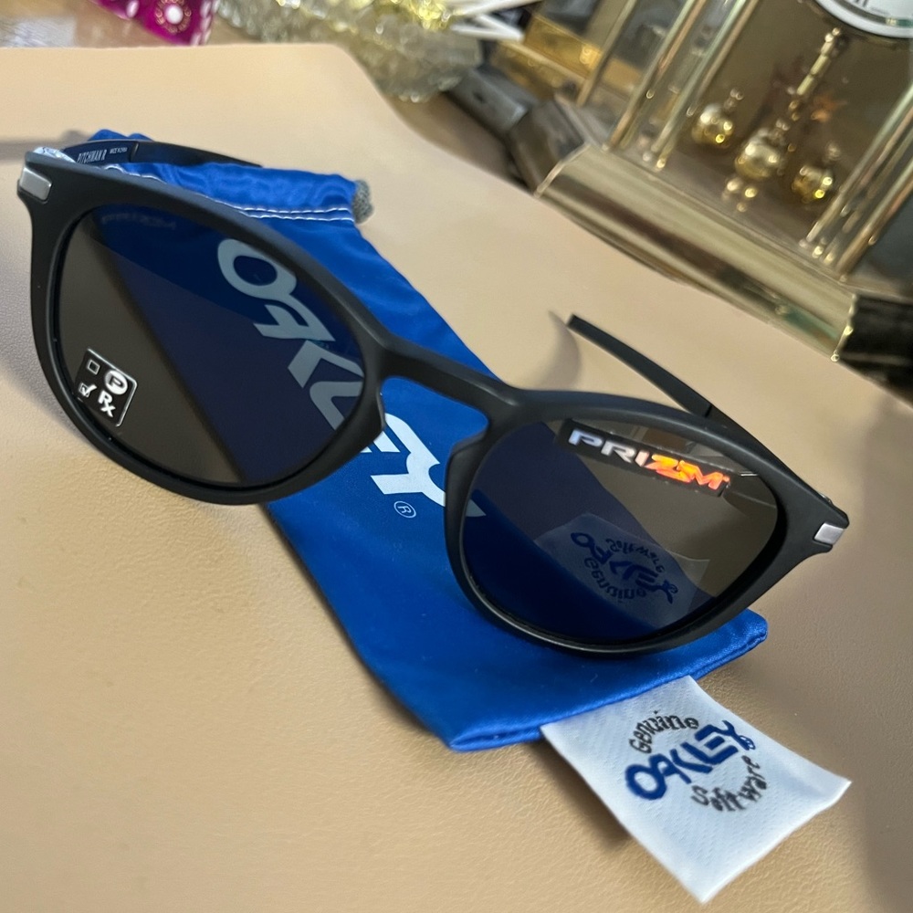 Oakley Pitchman R sunglasses. Satin Black